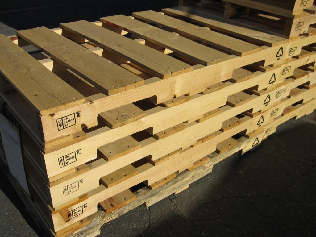 Block pallets are true 4-way entry pallets. They use blocks of solid wood, plywood, or plastic to support the unit load.